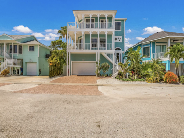 Expansive Beach Home - Casual Luxury - Steps to the Beach
